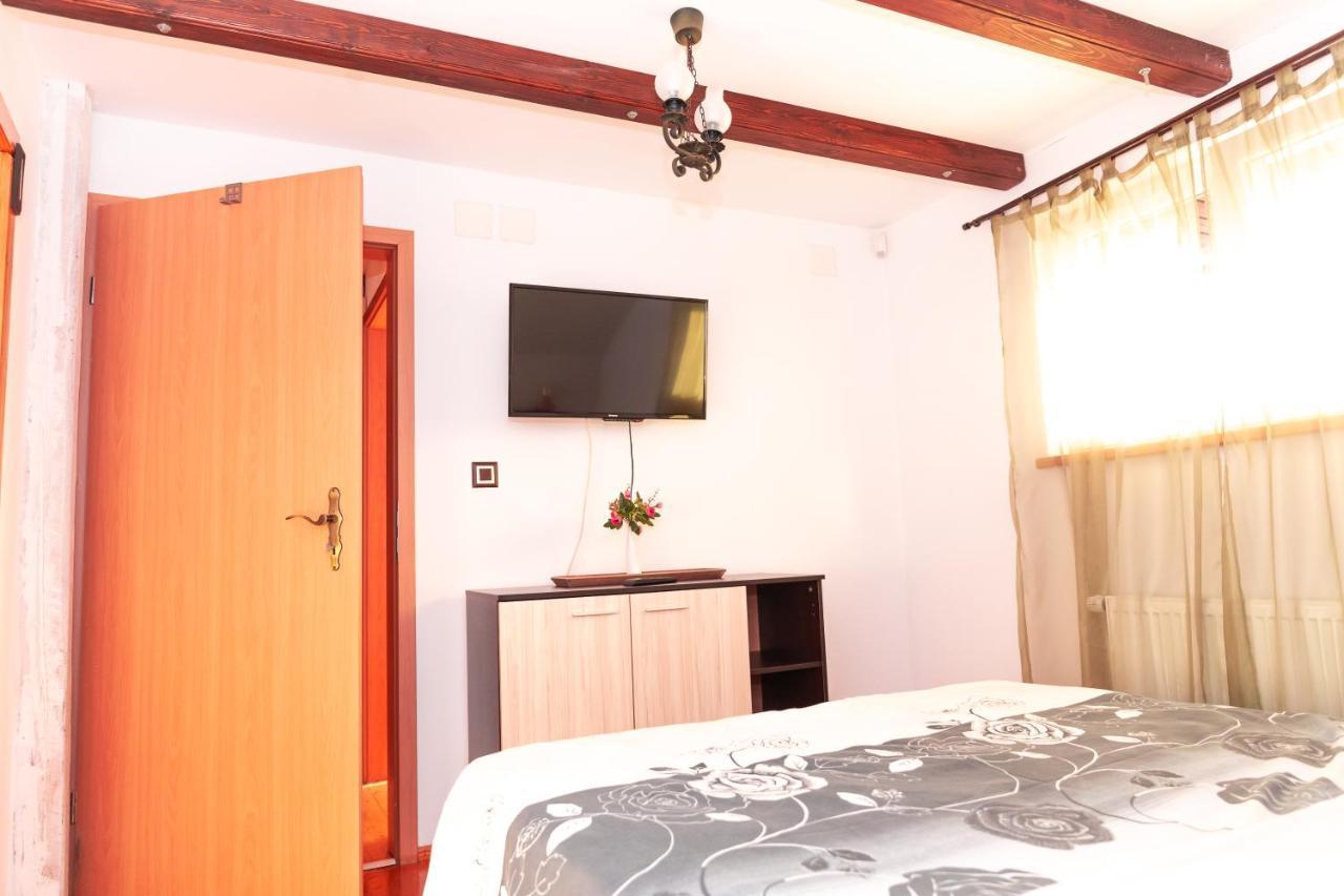 Casa Ursului Hotell Bujoreni Eksteriør bilde